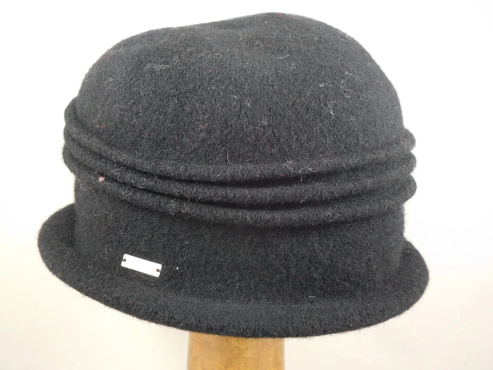 Seeberger Cloche Ribbels ZWART 3 Seeberger Cloche Ribbels ZWART