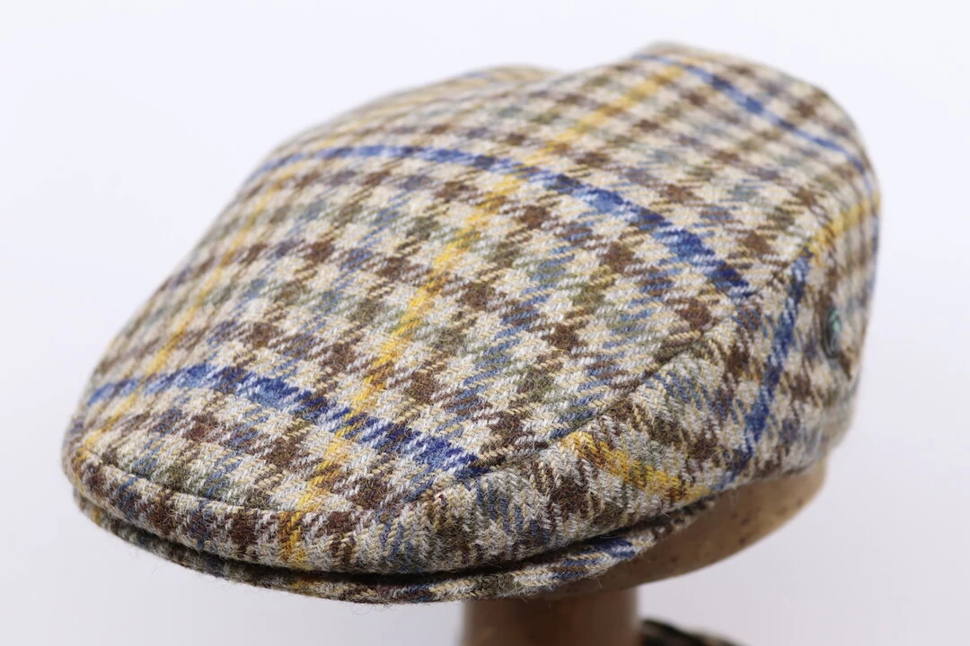 City Sport Engelse Pet PDP Blauw Geel Bruin 4 City Sport Engelse Pet PDP Blauw Geel Bruin - Afbeelding 2