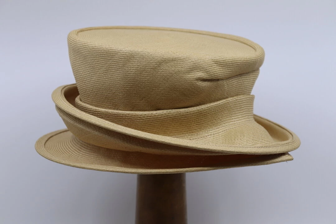 Mirjam Nuver Occassion Design Hat Flexit.D Col. LEINEN 4 Mirjam Nuver Occassion Design Hat Flexit.D Col. LEINEN - Afbeelding 2