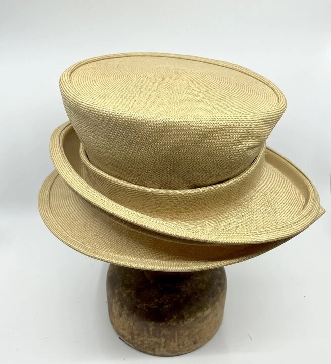 Mirjam Nuver Occassion Design Hat Flexit.D Col. LEINEN 5 Mirjam Nuver Occassion Design Hat Flexit.D Col. LEINEN - Afbeelding 3