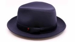 Alfonso Deste Regenhoed Player Michael Po Navy